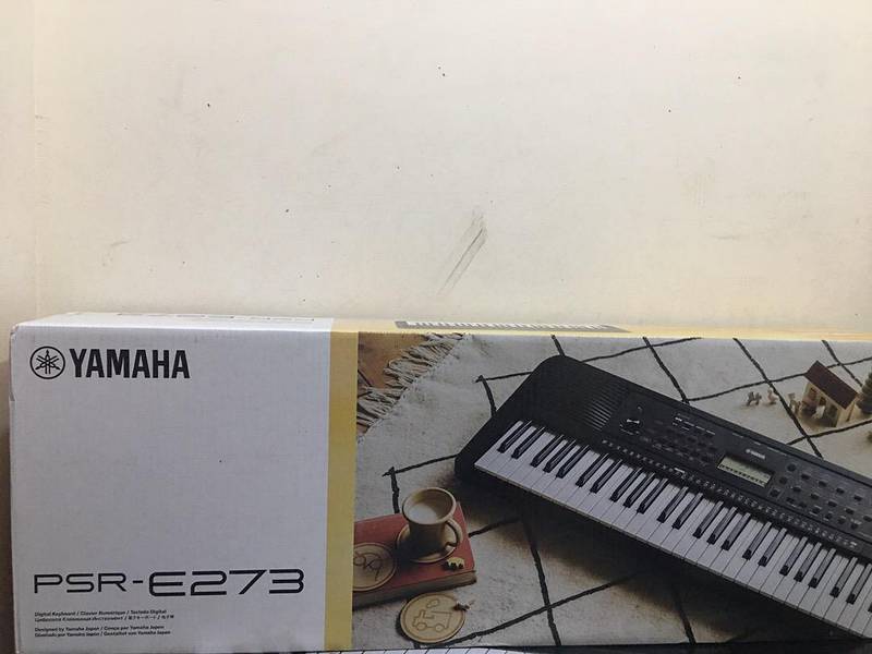 Yamaha Psr E 273 new model 61 keys keyboards box pack 0