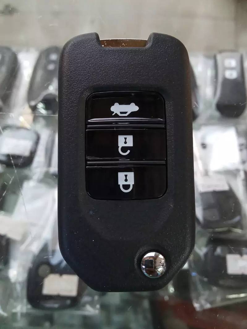 Key maker Honda, Toyota, Suzuki, Nissan keys remotes and smart keys 5