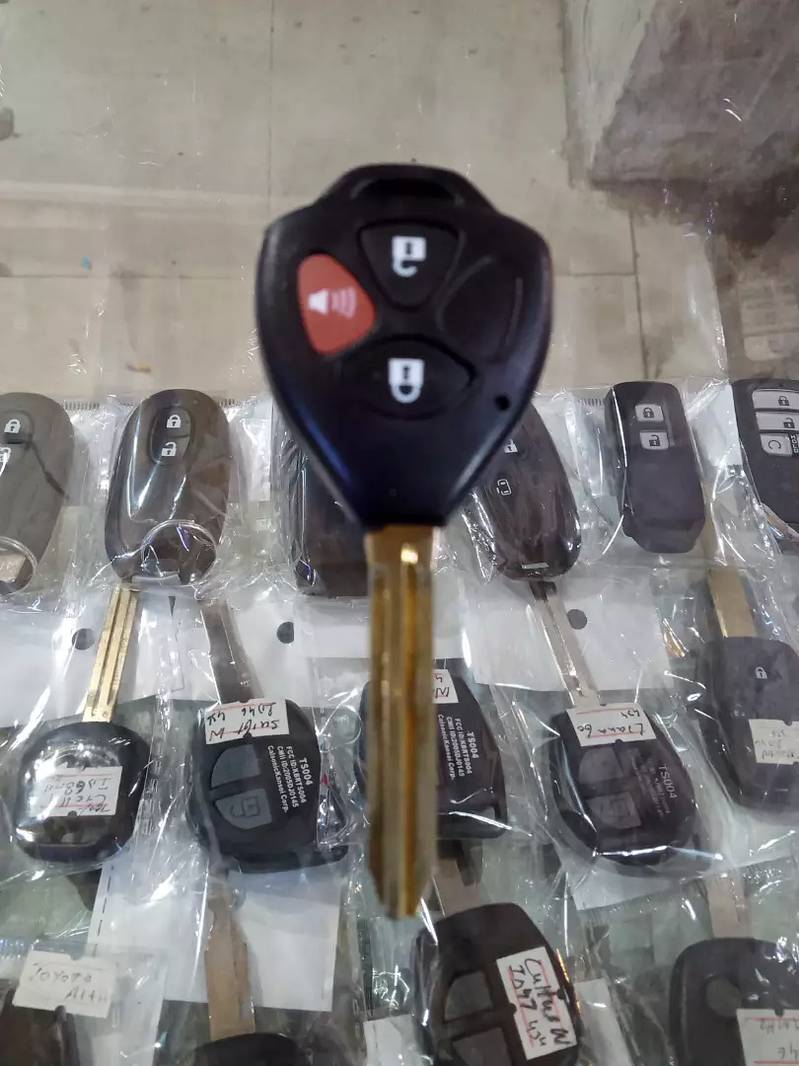 Key maker Honda, Toyota, Suzuki, Nissan keys remotes and smart keys 7