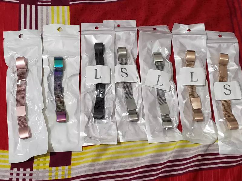 Fitbit megnatic watch straps (Colour ki Garanty hay) 0