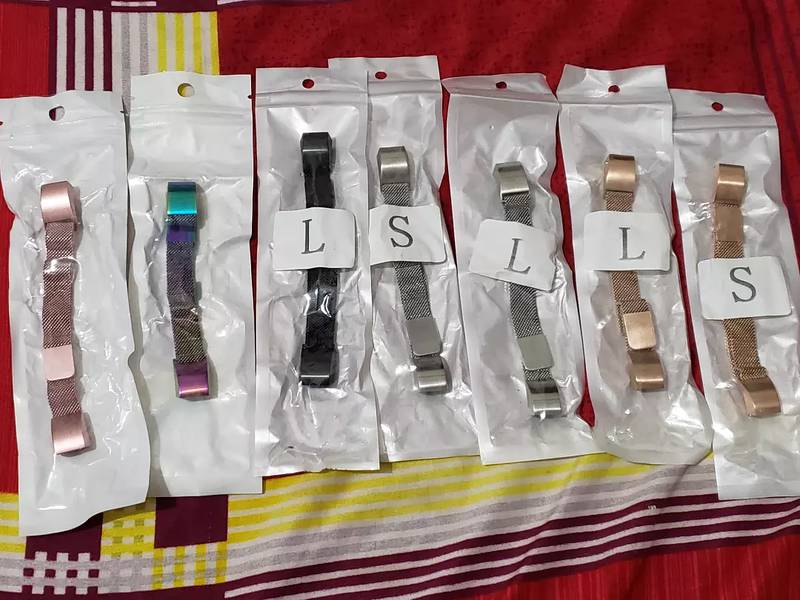 Fitbit megnatic watch straps (Colour ki Garanty hay) 1