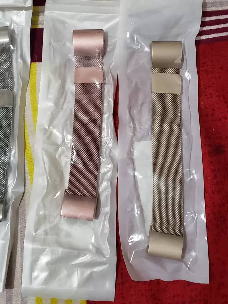 Fitbit megnatic watch straps (Colour ki Garanty hay) 7