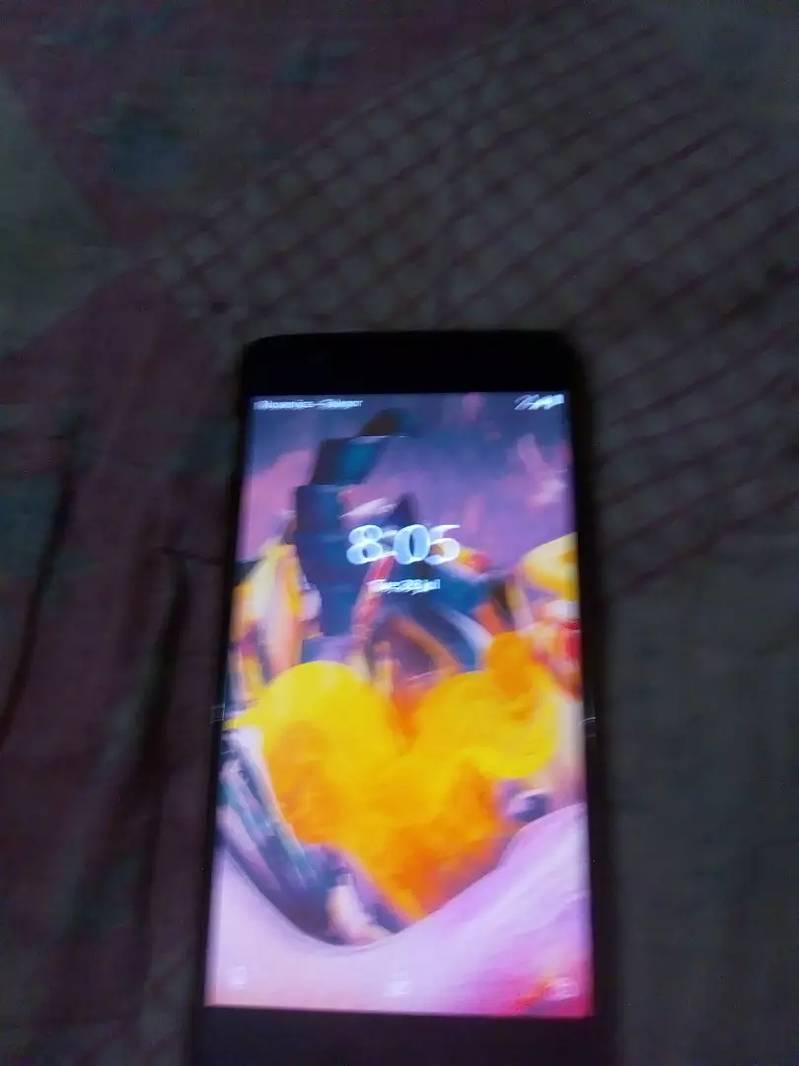 One plus 3T for sale 6 GB ram 64 GB memory in good condition 1