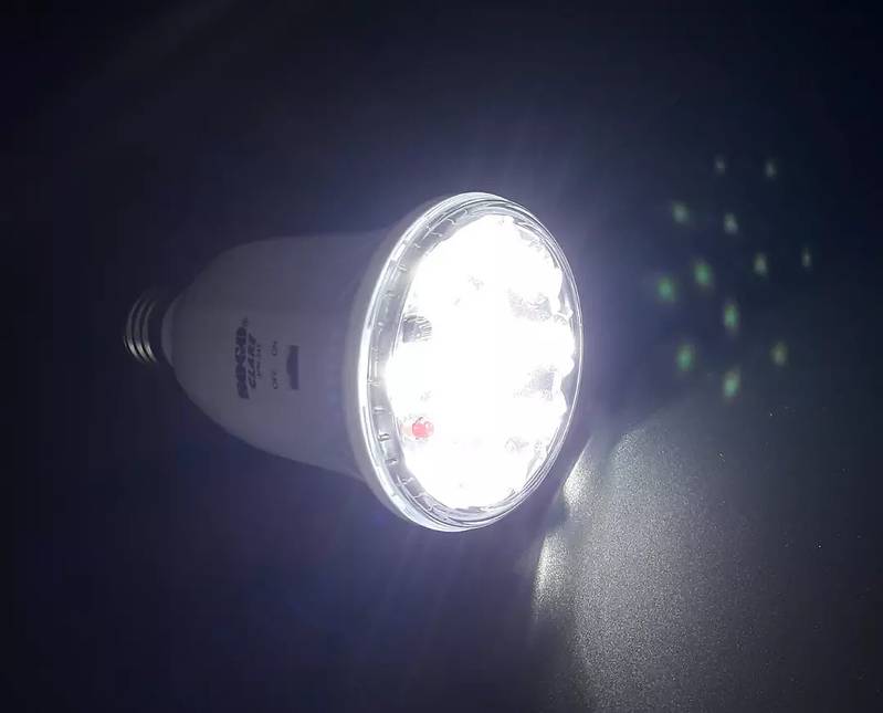 Portable Led Bulb Sogo Remote Controlled

(Free Delivery) 1