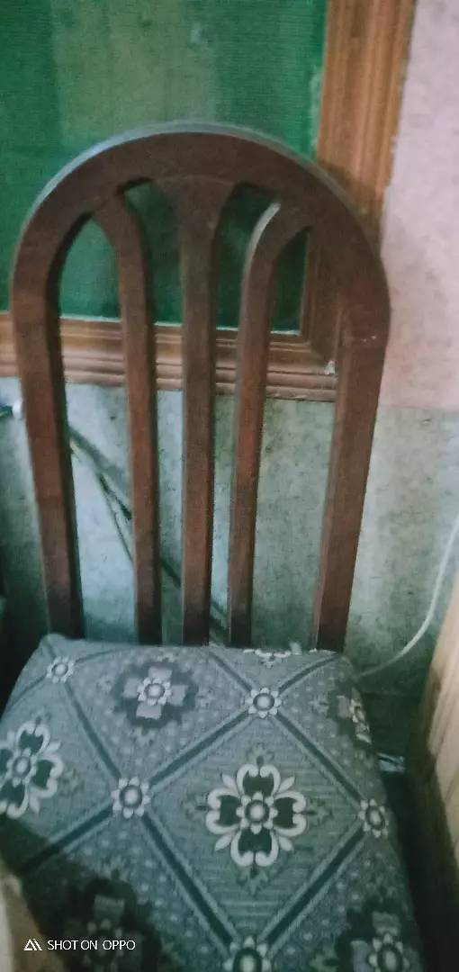 Dining table 0