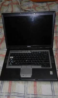 Laptop Dell Latitude 820 With 17 Inch Screen.
