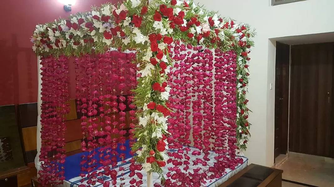 Fresh flowers Wedding bed wedding room decor available 4
