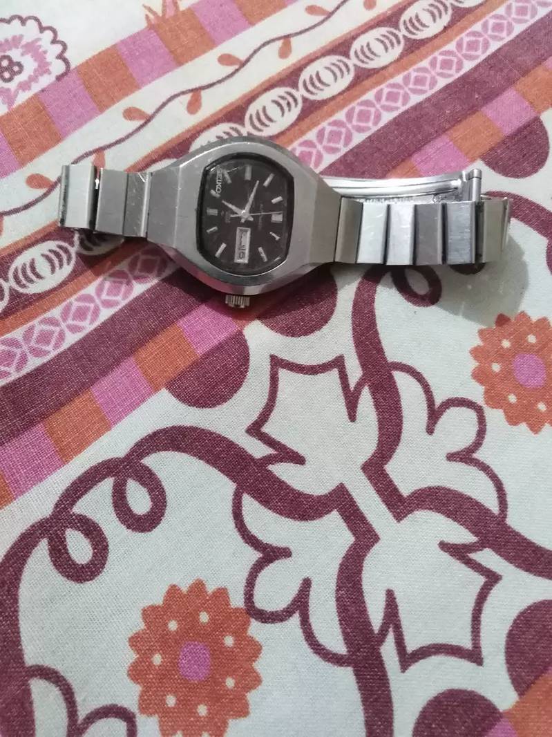 Original seeko watch in less price is antique 0