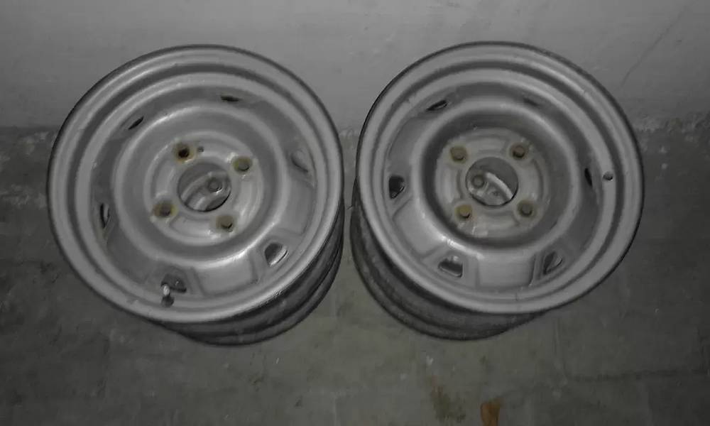 Toyota Starlet and Nissan Sunny Parts, Seats, Tyres, Glasses etc. 1