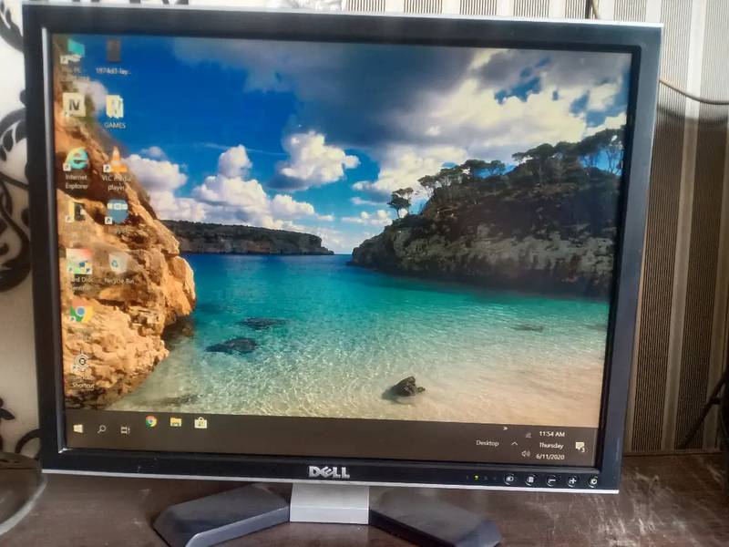 Dell 19 inch gaming lcd  10 by 10 0