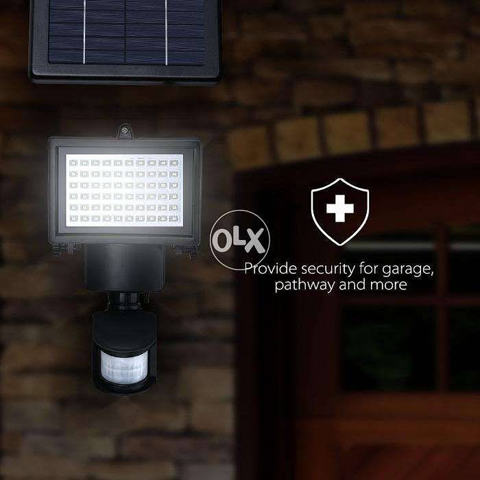 Solar Powered Motion Sensor Light - 60 LEDs 1