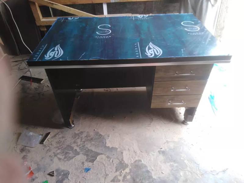 Office table executive with side rack 7