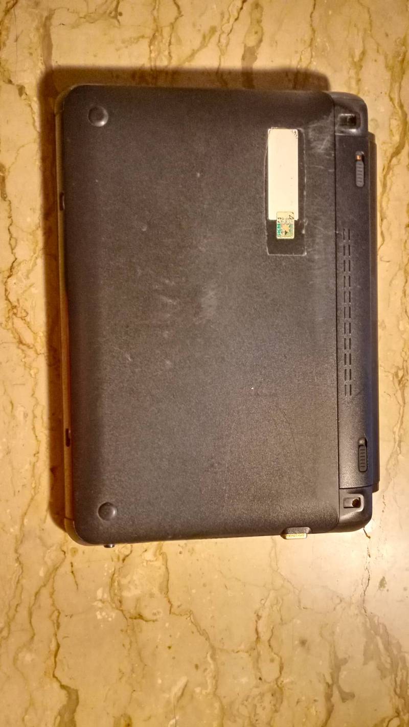 HP Mini 110-3500 Black Laptop in Super Condition 3