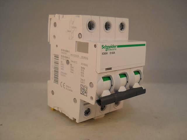 All Types of Circuit Breakers 3