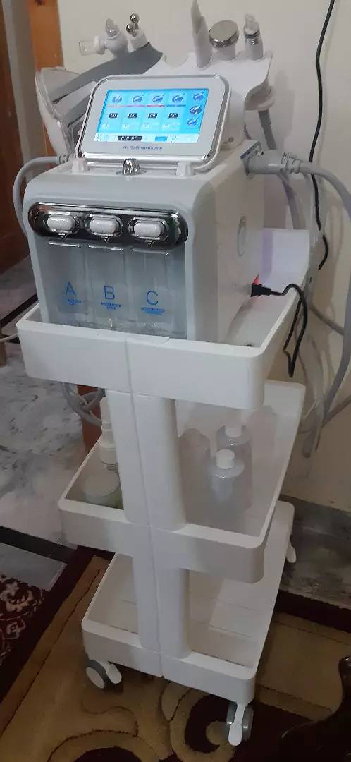 Hydra Facial Machine Available 8 in 1 Unit Gullberg. 4