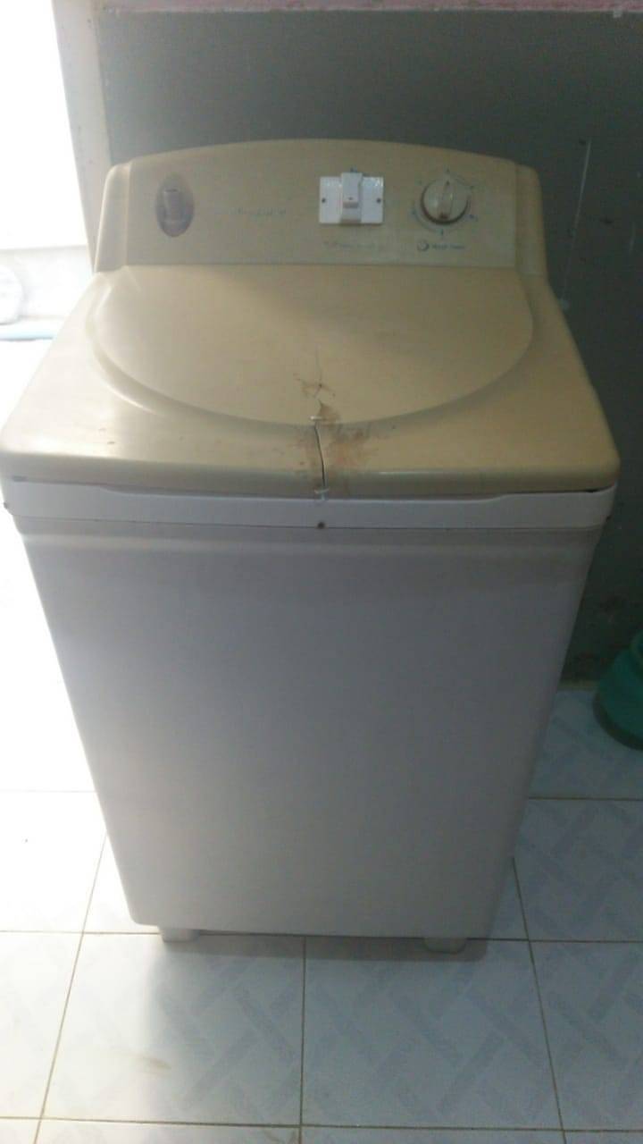 dawlance washing machine in running condition 1