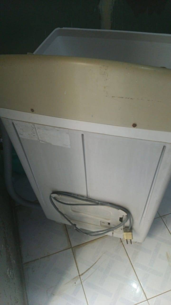 dawlance washing machine in running condition 2