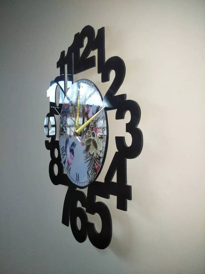 Wall clock customize with ur own photos dail 4