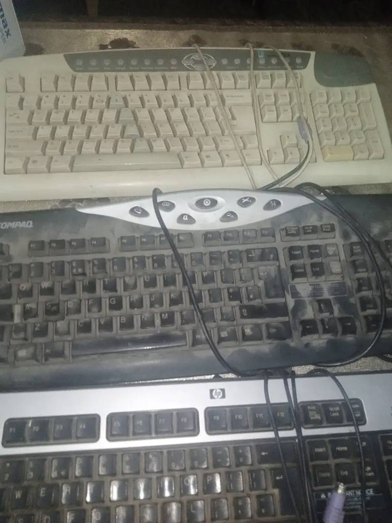 Keyboards for urgent sale 4