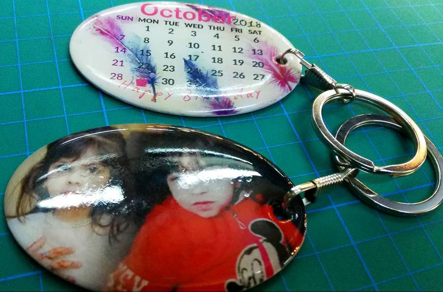 Uv printed large metal keychain Glass coated for long lasting 4