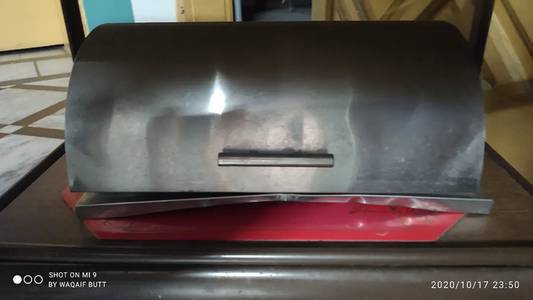 Steel bread box