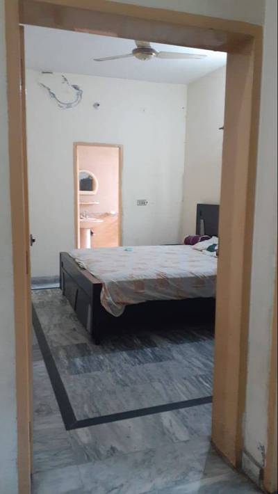 One Room Available For Working Girls-Prime Location