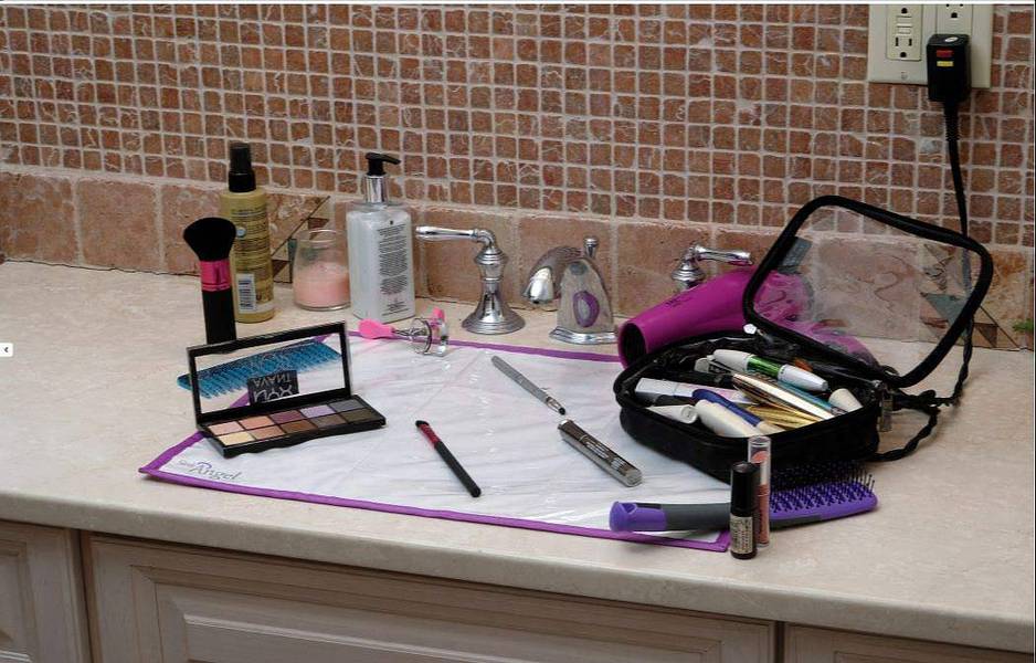 Reviews of Sink Angel Stick-On Bathroom Sink Mat & Makeup