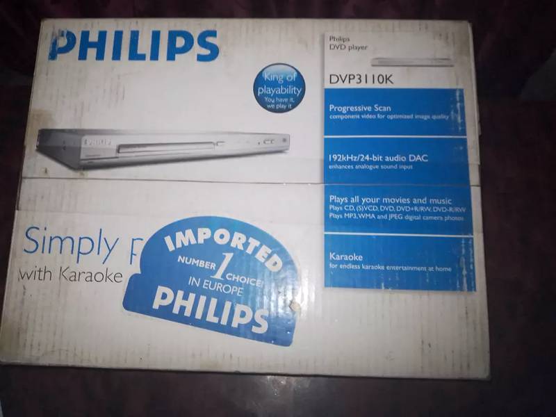 A "PHILIPS"  'DVD' Player 1