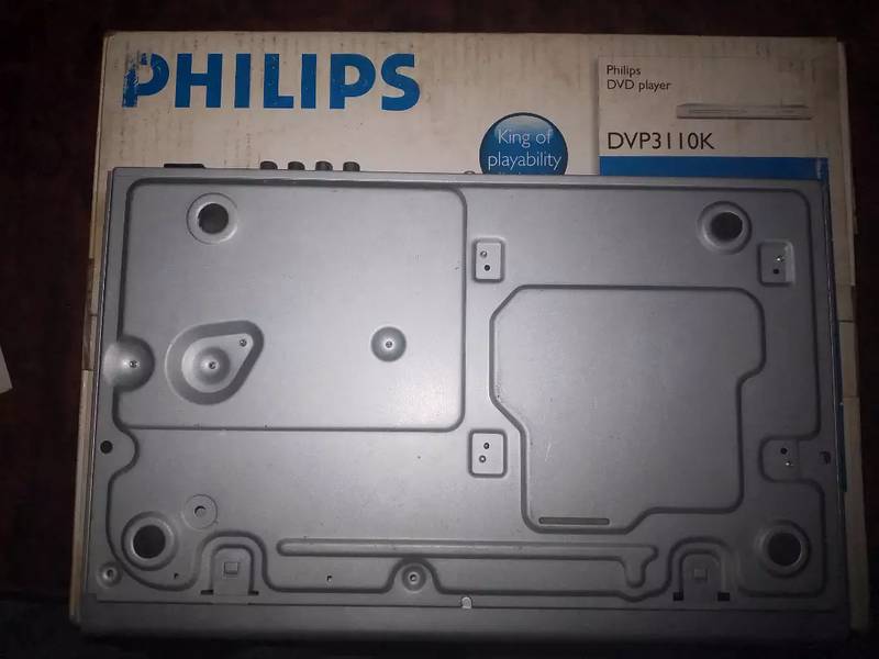 A "PHILIPS"  'DVD' Player 5
