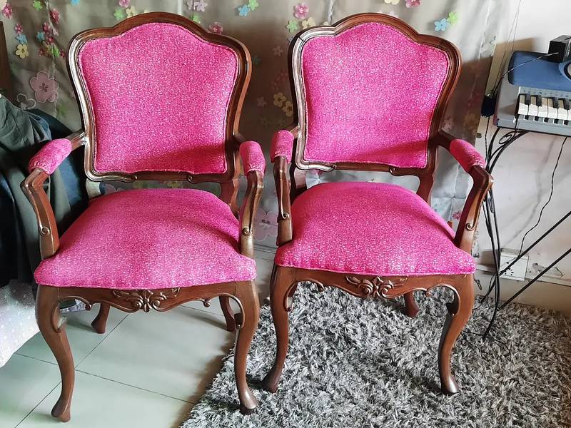 Two victorian chairs 0