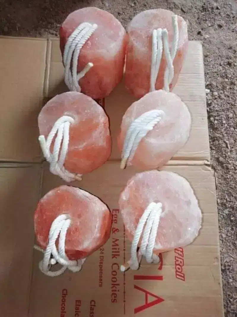 Animal Salt Licks, Pink natural edible Salt for Cattle and livestock,