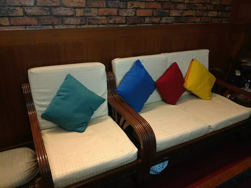 9 seater Sofa Set excellent Condition 1