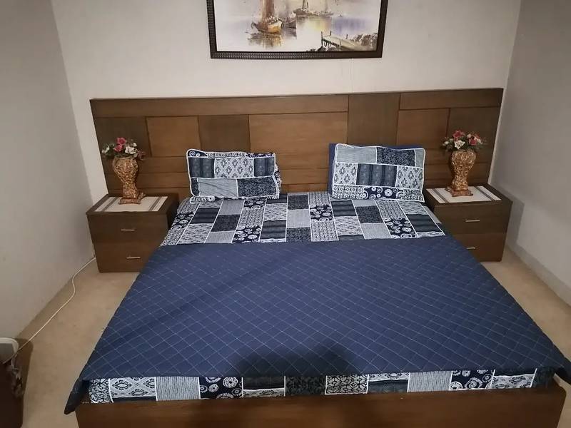 King Size Bed & Dressing 2