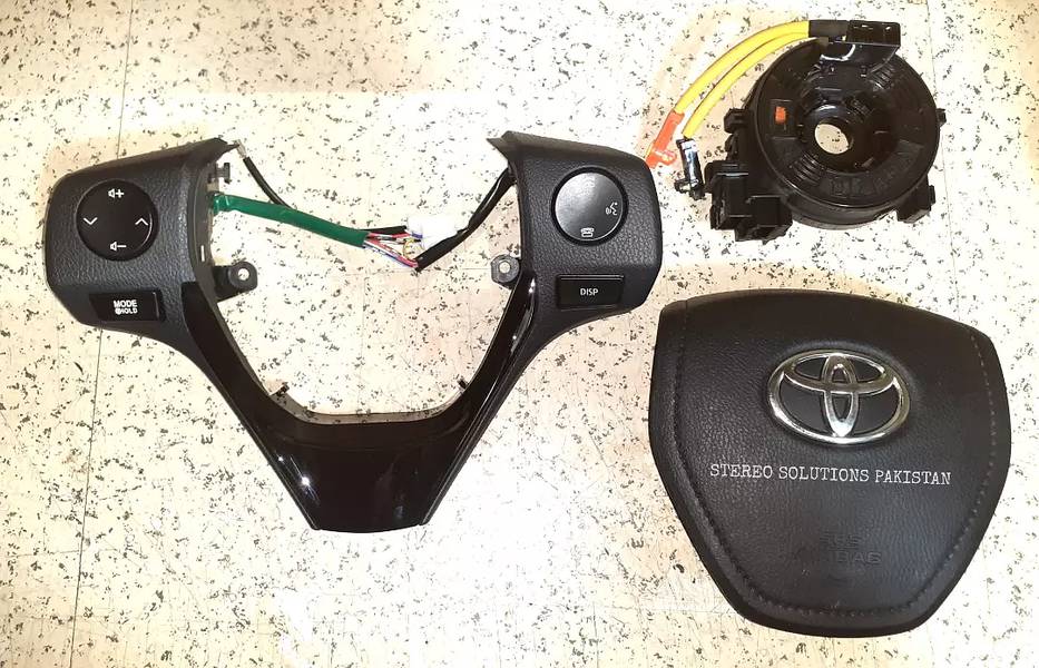 Toyota Corolla multimedia switch available. 2