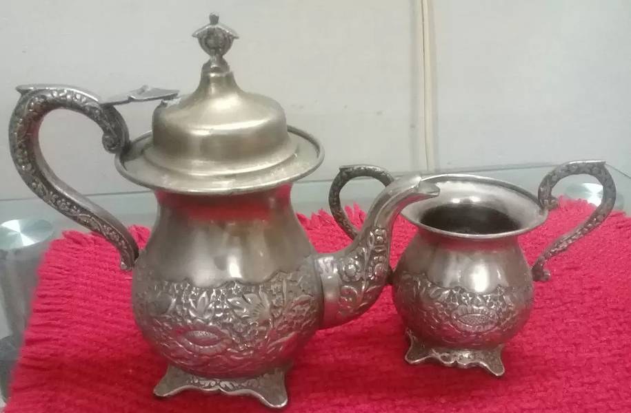 100 to 150 year old Antique tea kettle and sugar pot & antique pandan 9