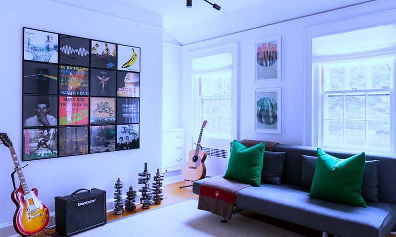 Save the Vinyls . Decor your wall with Vinyls . 1