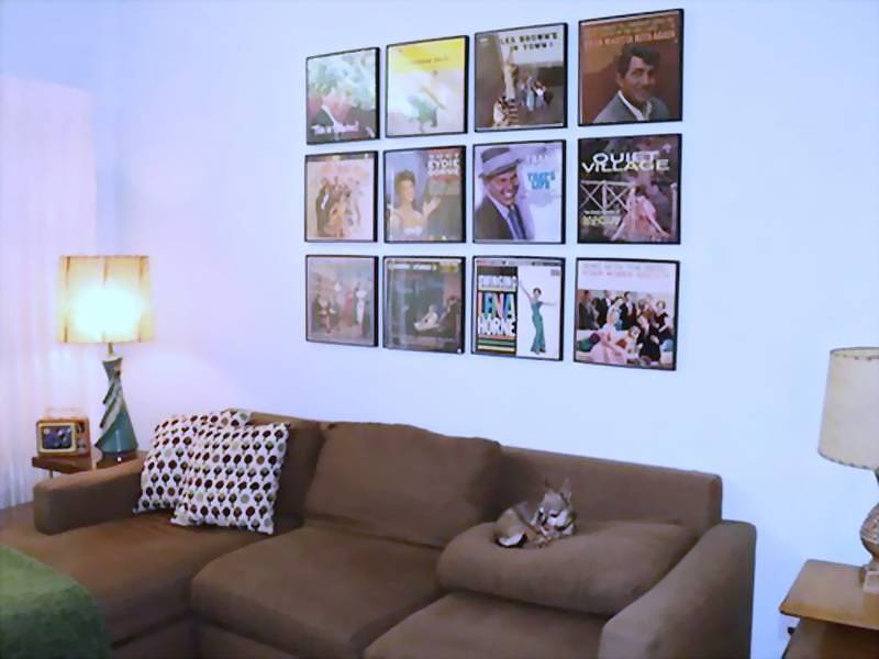 Save the Vinyls . Decor your wall with Vinyls . 3