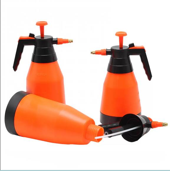 1.5 L Pressure Sprayer Bottle Garden-Use Manual pakistan 1