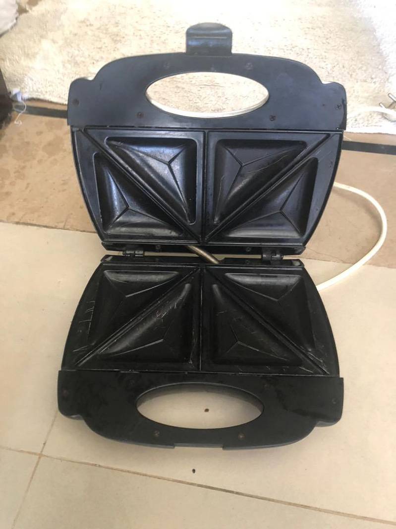 Electronic Sandwich maker 1