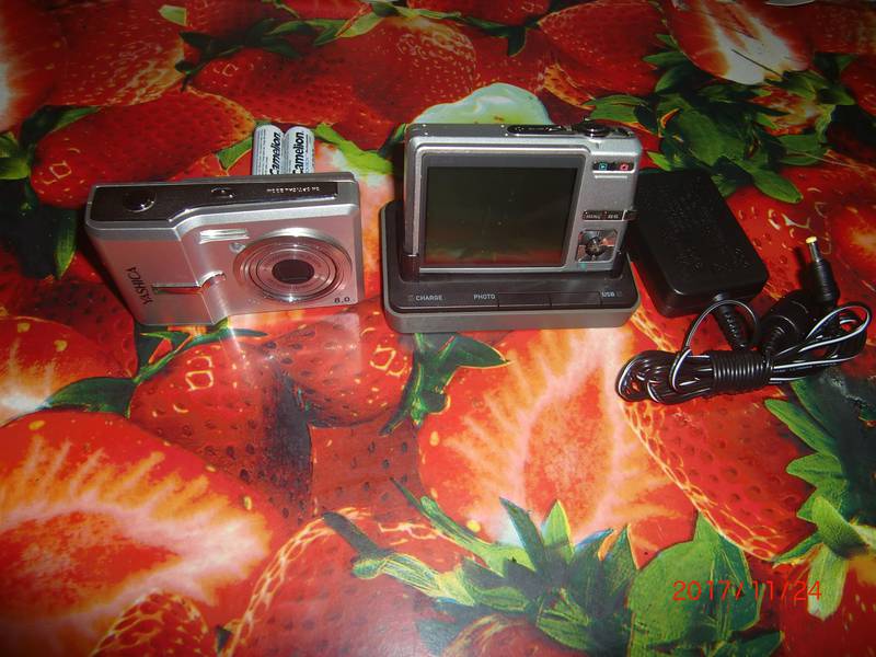 yashica digital camera 08 mp & casio exilim long battery wala 2