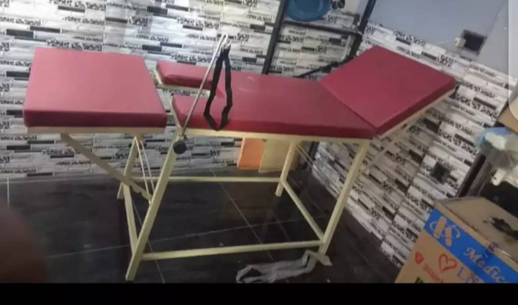 Patient Examination Couch | DNC Gynea table | Medical Hospital Surgic 16