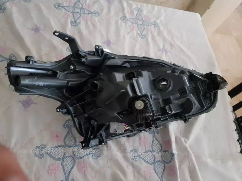 Toyota sienta head light left side 1