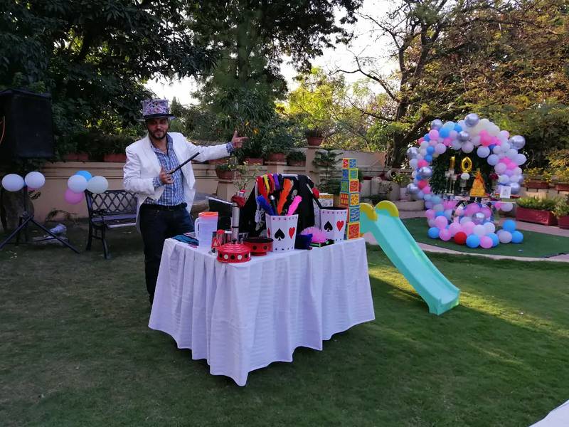 Magic show balloons 1