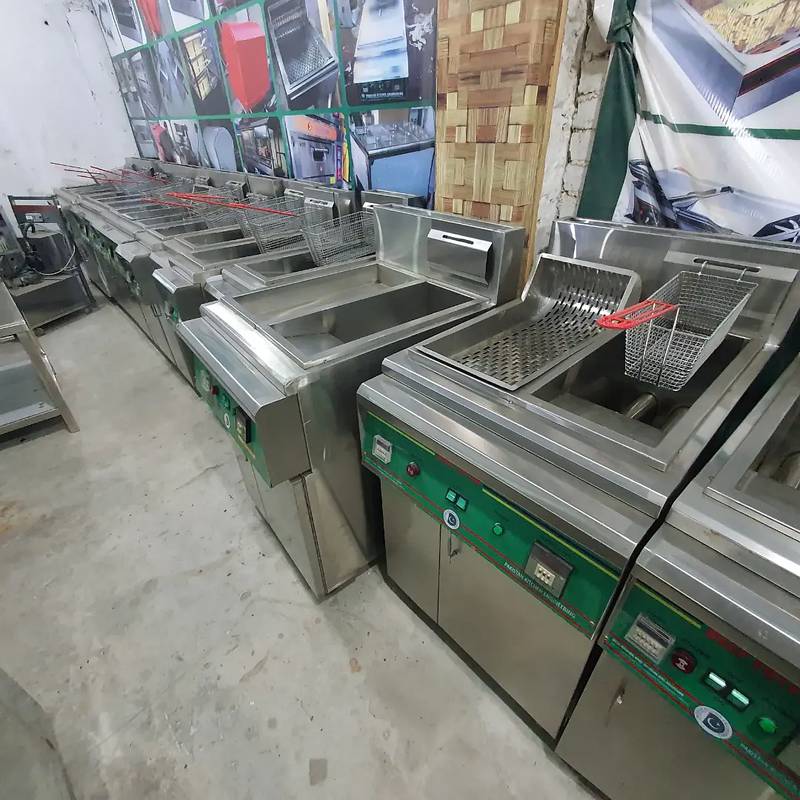 Seven star pizza oven imported 5 year service garranty fryer,counter 4