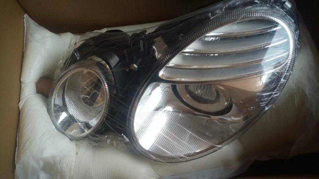 Mercedes Benz W211 Faceuplift Head Light Set 1