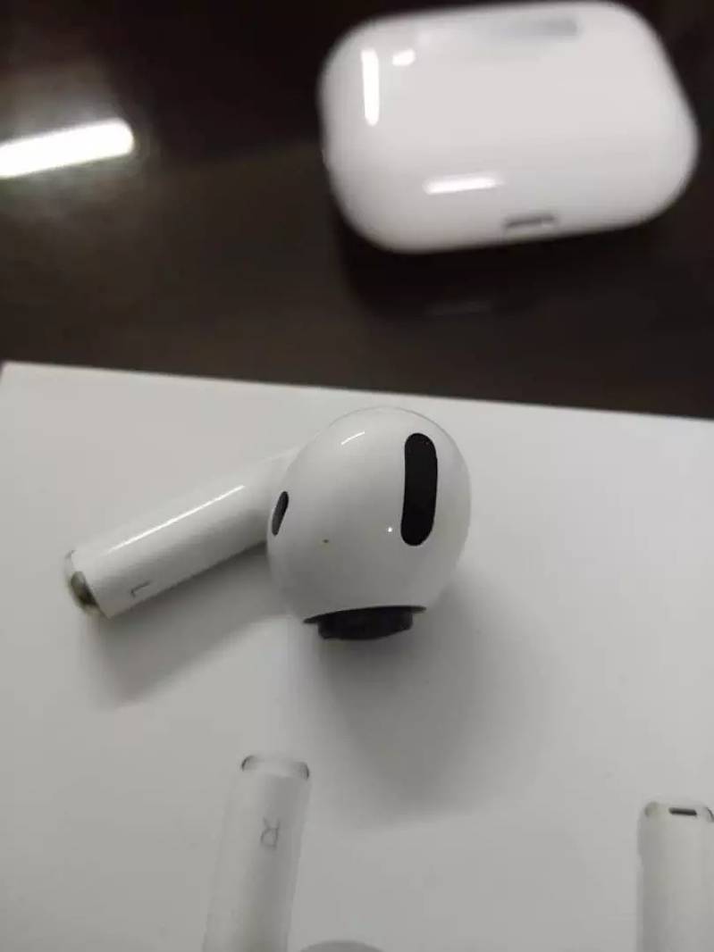 Airpods 4