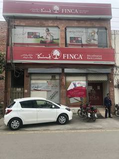 Giving pick and drop in Lahore for offices and any others