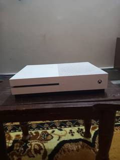 X BOX ONE S JUST LIKE NEW with three games