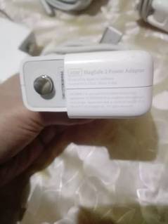 100% Genuine macbook air & pro chargers 45,60,85 watt available