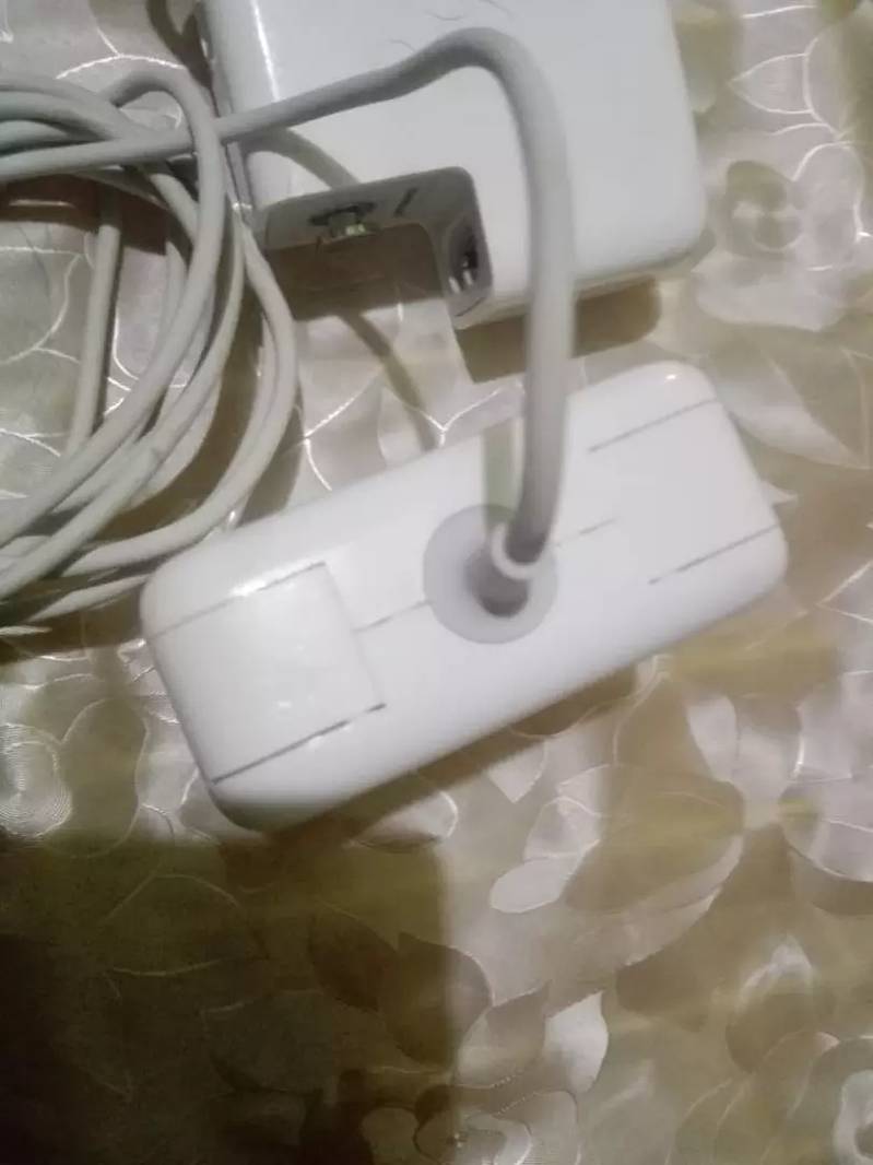 100% genuine Macbook chargers 45,60,85 watt air & pro Msafe1 & 2 4